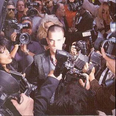 Life Thru a Lens | Robbie Williams